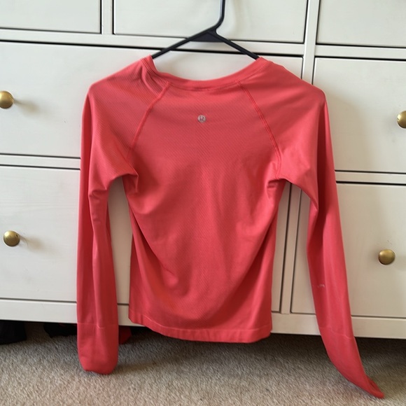 Lululemon long sleeve swiftly tech! - Picture 2 of 3